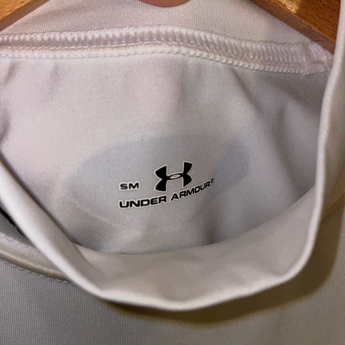 UNDER ARMOR アンダーアーマー メンズ コンプレッション SMサイズ 白 ホワイト モックネック 半袖 インナーシャツ トレーニング ヒートギア