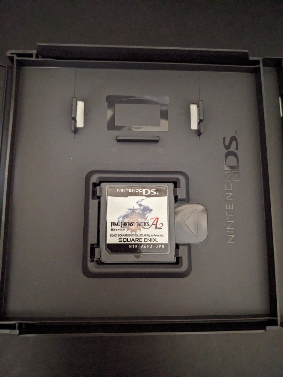 ファイナルファンタジータクティクスA2　封穴のグリモア　 DS