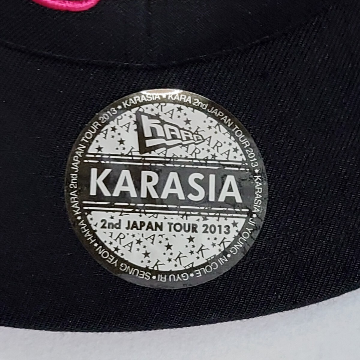 KARA キャップ ブラック KARASIA 2nd JAPAN TOUR 2013 未使用（KAMILIA ライブグッズ ギュリ スンヨン ニコル ハラ ジヨン ヨンジ）_画像2