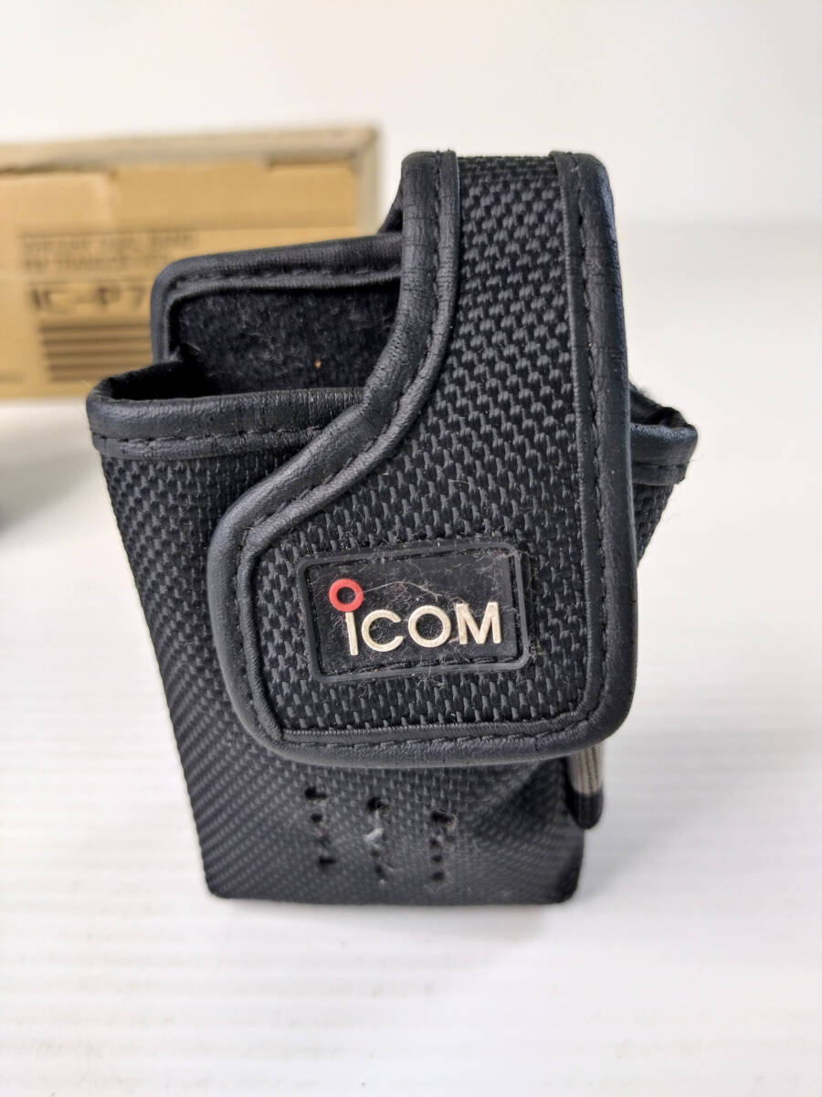 動作品 ICOM アイコム 広帯域ハンディトランシーバー IC-P7 144/430MHzデュオ 充電スタンド、電源コード付 他の画像8
