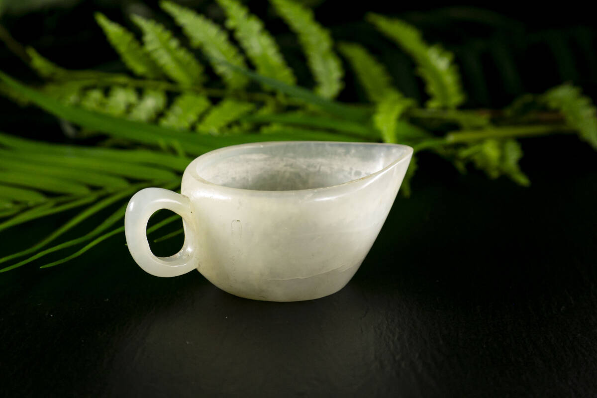 【旧家整理品】 白玉茶海 急須 茶道具 湯さまし 置物 時代物 検索：中国古美術 古玩 中国美術 旧玉 老玉 古玉 擺件 翡翠 和田玉 唐物