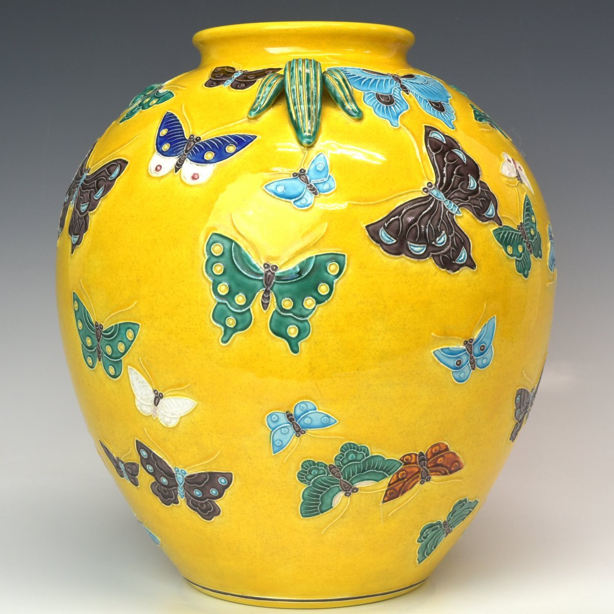 [. comfort ] 10 six fee Eiraku Zengorou work yellow .. butterfly writing . ear large vase height 31cm also box genuine article guarantee L2001