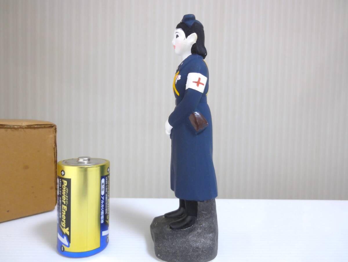 時代物 日本の従軍看護婦、昔の土人形 日本軍、日本赤十字看護婦 お人形 箱入　古品_画像5
