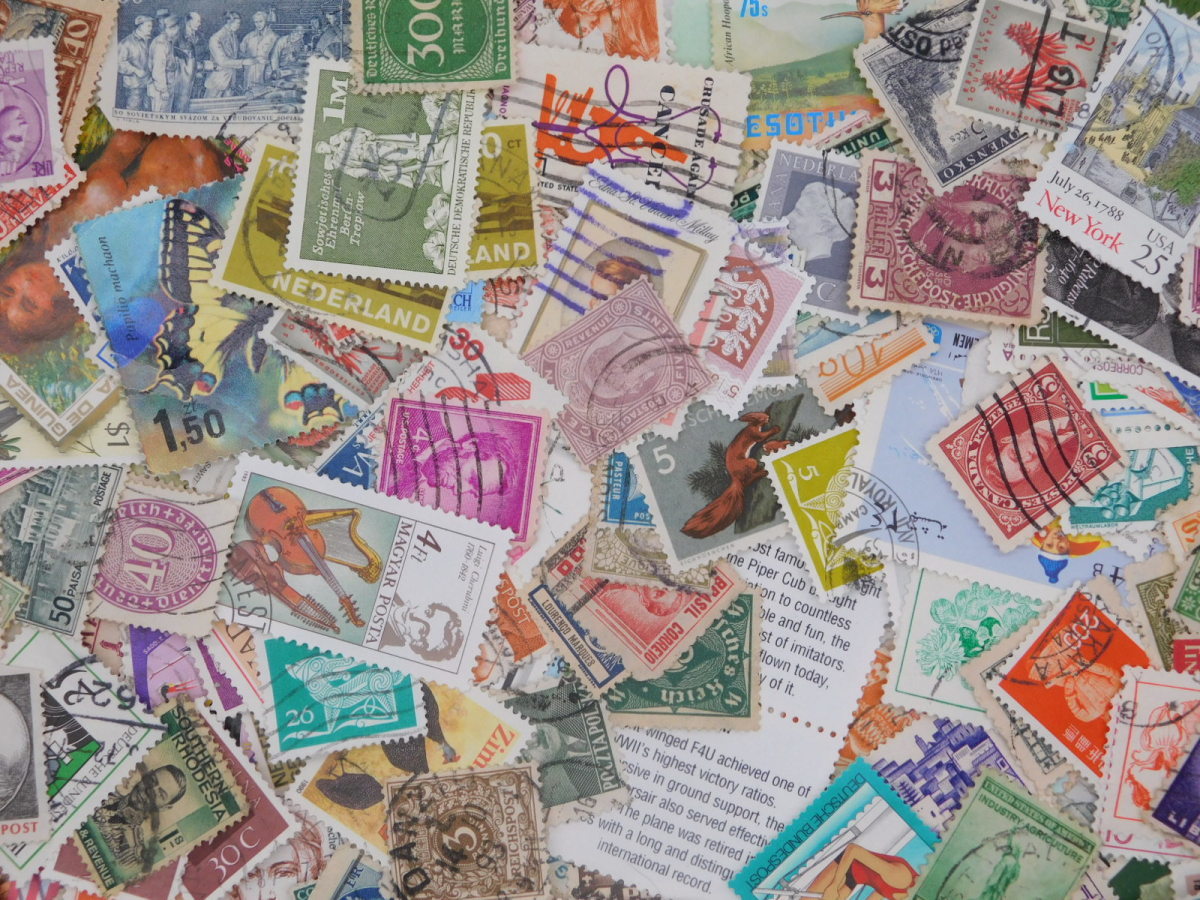 海外切手 外国切手 世界各国 １０００枚 アンティーク品 ヨーロッパ中心 使用済切手 コラージュ 紙ものの画像3
