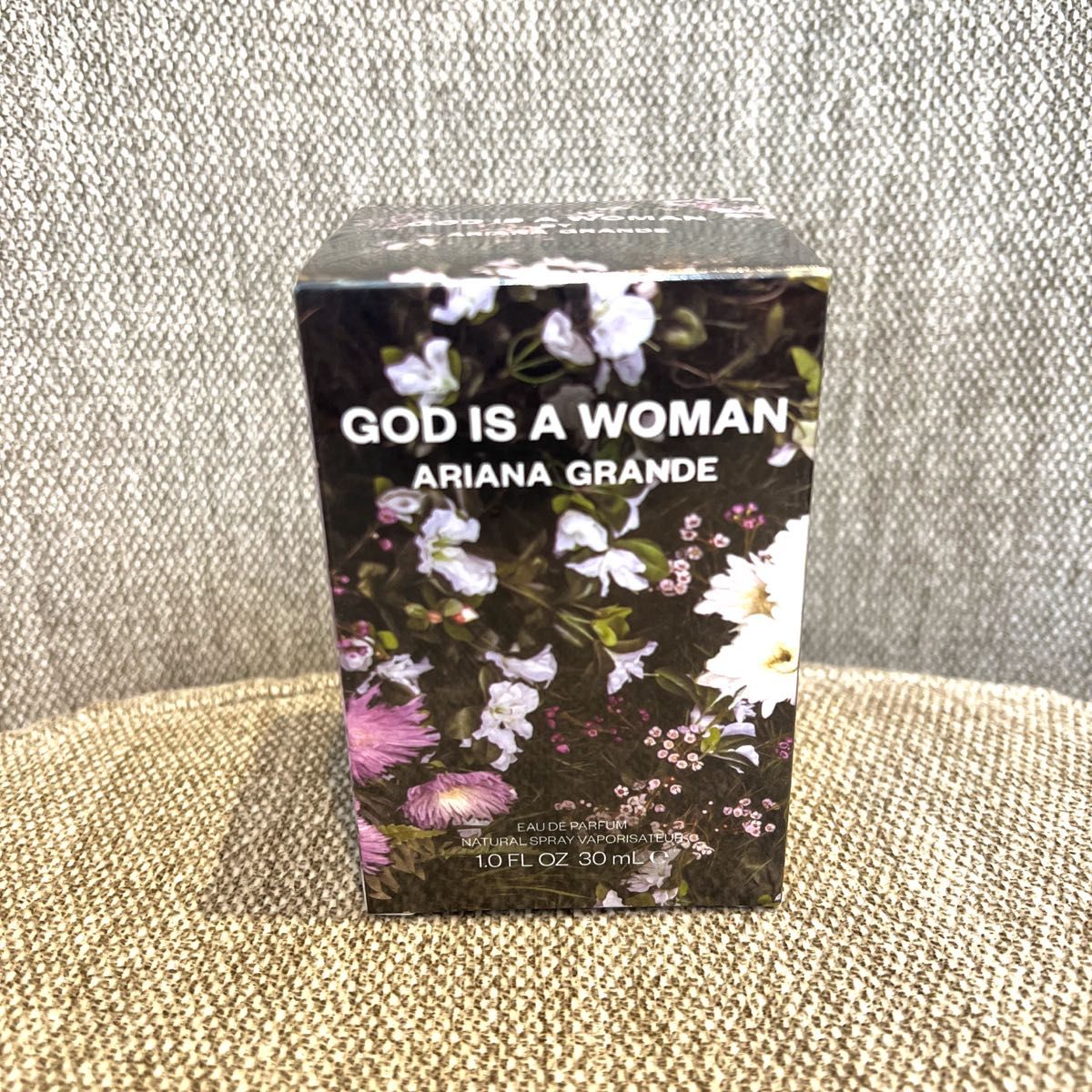 god is a woman ゴッドイズアウーマン バイ アリアナグランデ オードパルファム 30ml ポーランド製