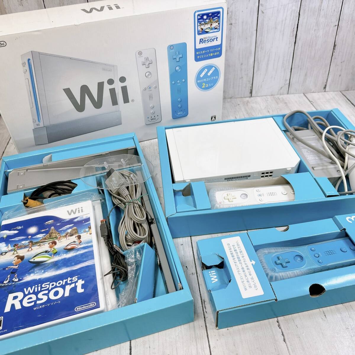 任天堂 ニンテンドー Wii 本体 Wiiリモコンプラス2個 Wii Sports Resort リゾート ソフト付き 通電確認 【16751_画像10