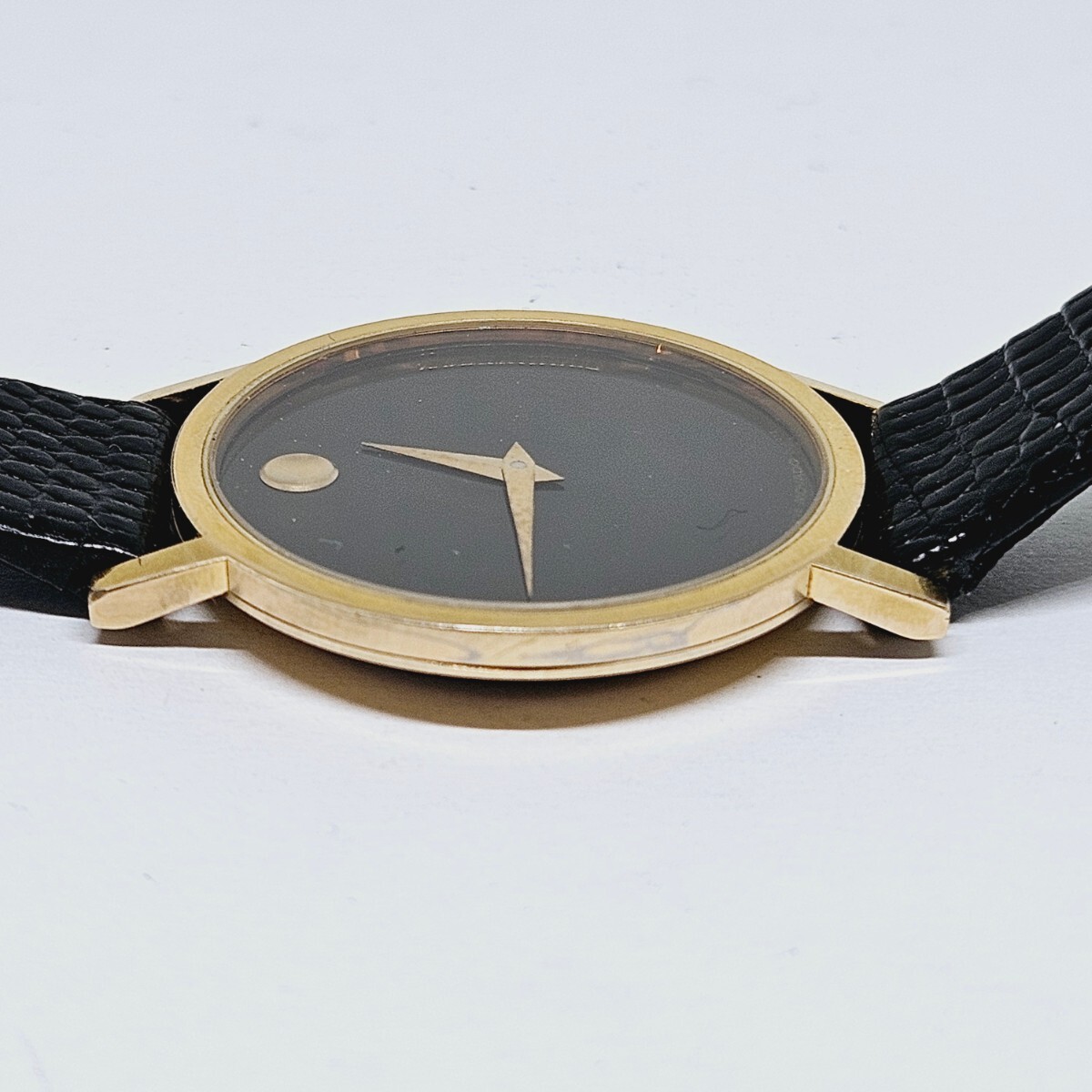 MOVADO モバード クォーツ QZ ミュージアム 黒文字盤 ラウンド 腕時計 ミュージアム ゴールドカラー 稼働品 の画像3