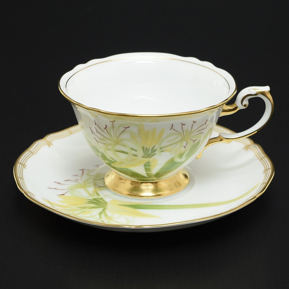 6120円 ◎509367 良品 大倉陶園 The Okura 花源氏 金彩 浜木綿 6120円 ◎509367 良品 大倉陶園 The Okura 花源氏 金彩 浜木綿
