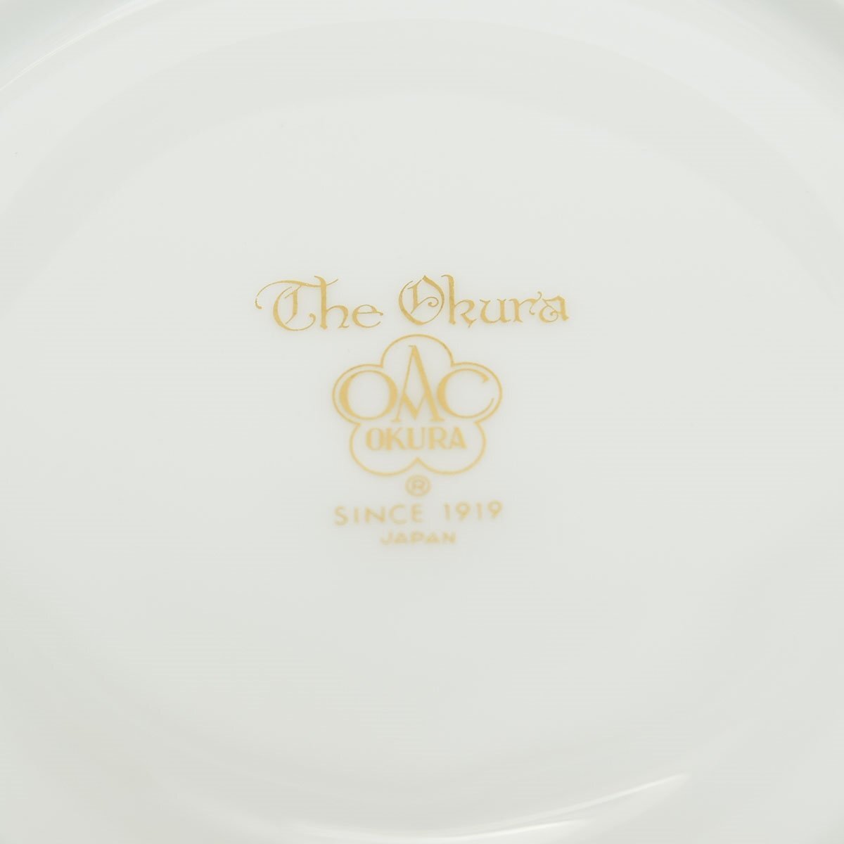6120円 ◎509367 良品 大倉陶園 The Okura 花源氏 金彩 浜木綿 6120円 ◎509367 良品 大倉陶園 The Okura 花源氏 金彩 浜木綿