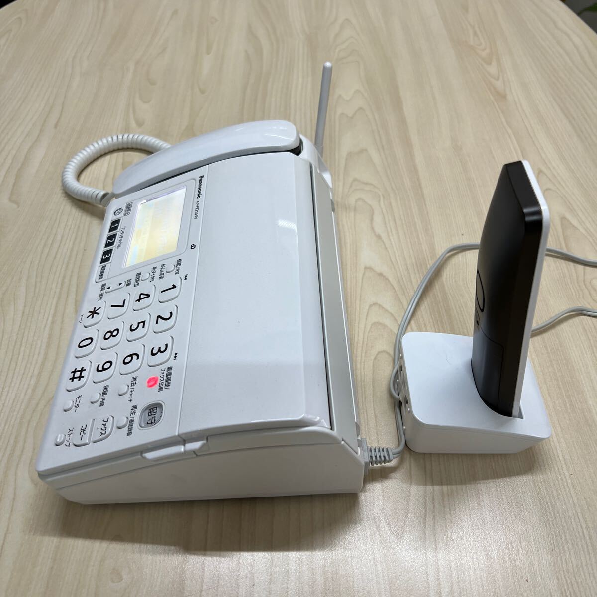 Panasonic パナソニック おたっくす 迷惑防止 電話 FAX 子機 親機 KX-PZ210-W 子機 KX-FKD404 充電器 PNLC1058 売り切り 美品の画像5