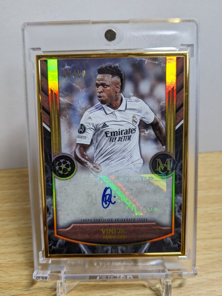 【ヴィニシウス/Vini Jr.】直筆サインカード /50◆2022-23 Topps Museum Collection UEFA Champions League Framed Gold Auto◆50枚限定_画像1