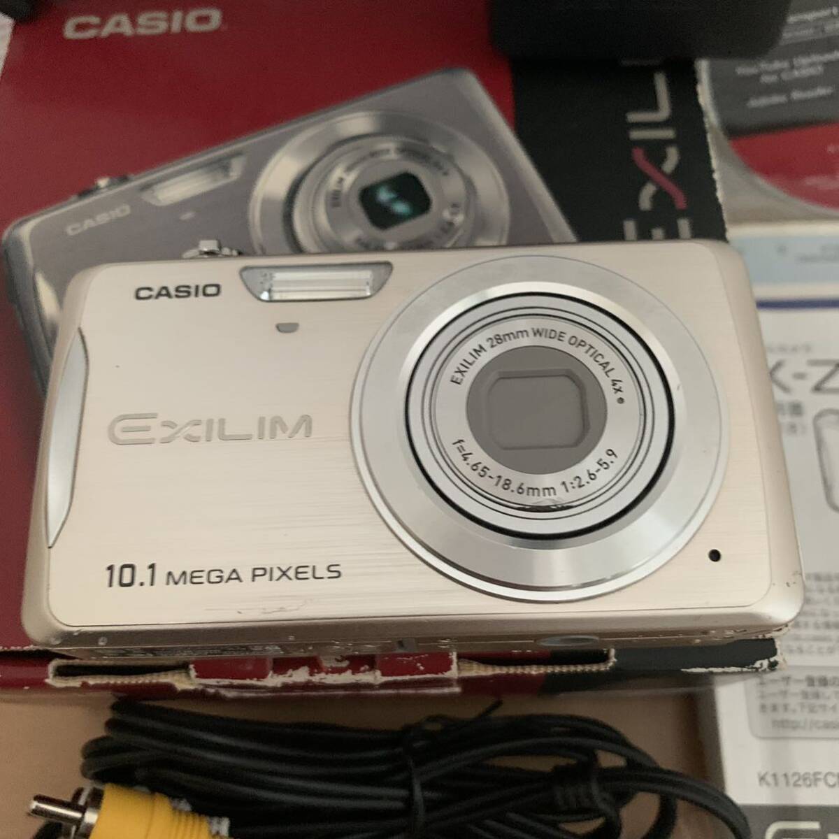 h021）稼働品 CASIO カシオ EXILIM エクシリム EX-Z270 コンパクト デジタルカメラ 中古 コンデジ シルバー 本体 バッテリー 他 セット_画像2