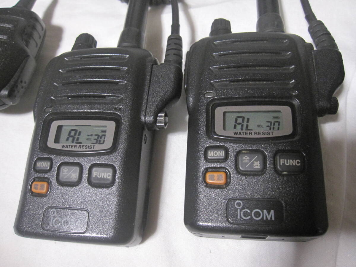 ICOM アイコム IC-UH401 トランシーバー ２台セット 充電器 取説 防水型スピーカーマイクロホン付 動作品 ②の画像10