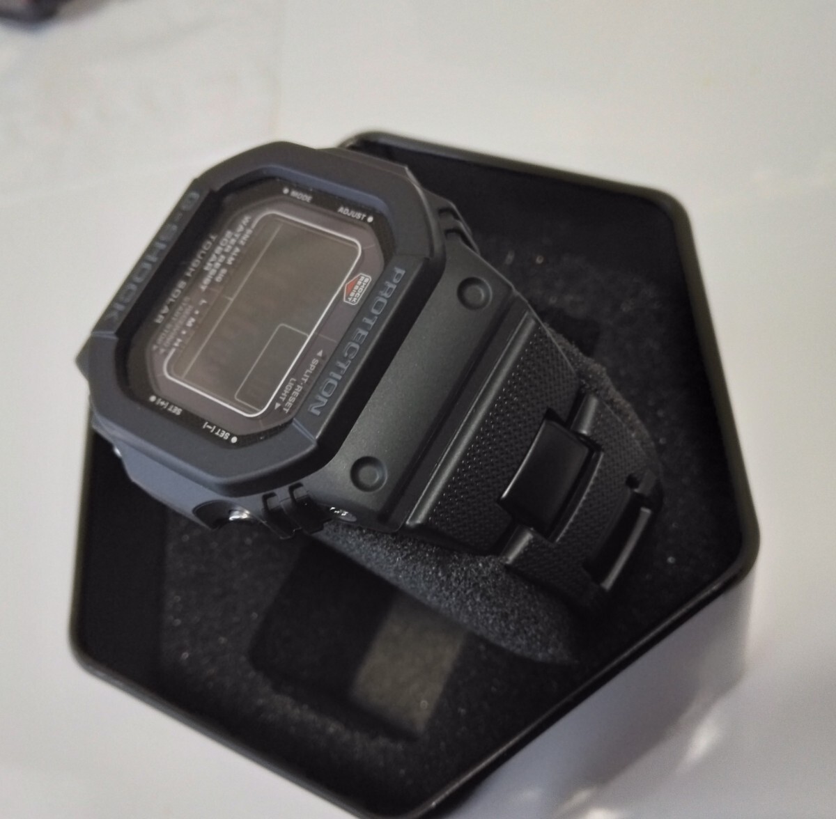 【国内正規 極美品 定価26,400円】■カシオ G-SHOCK GW-M5610UBC-1JF□電波ソーラー、ワールドタイム、コンポジットバンド、20気圧防水他_画像4