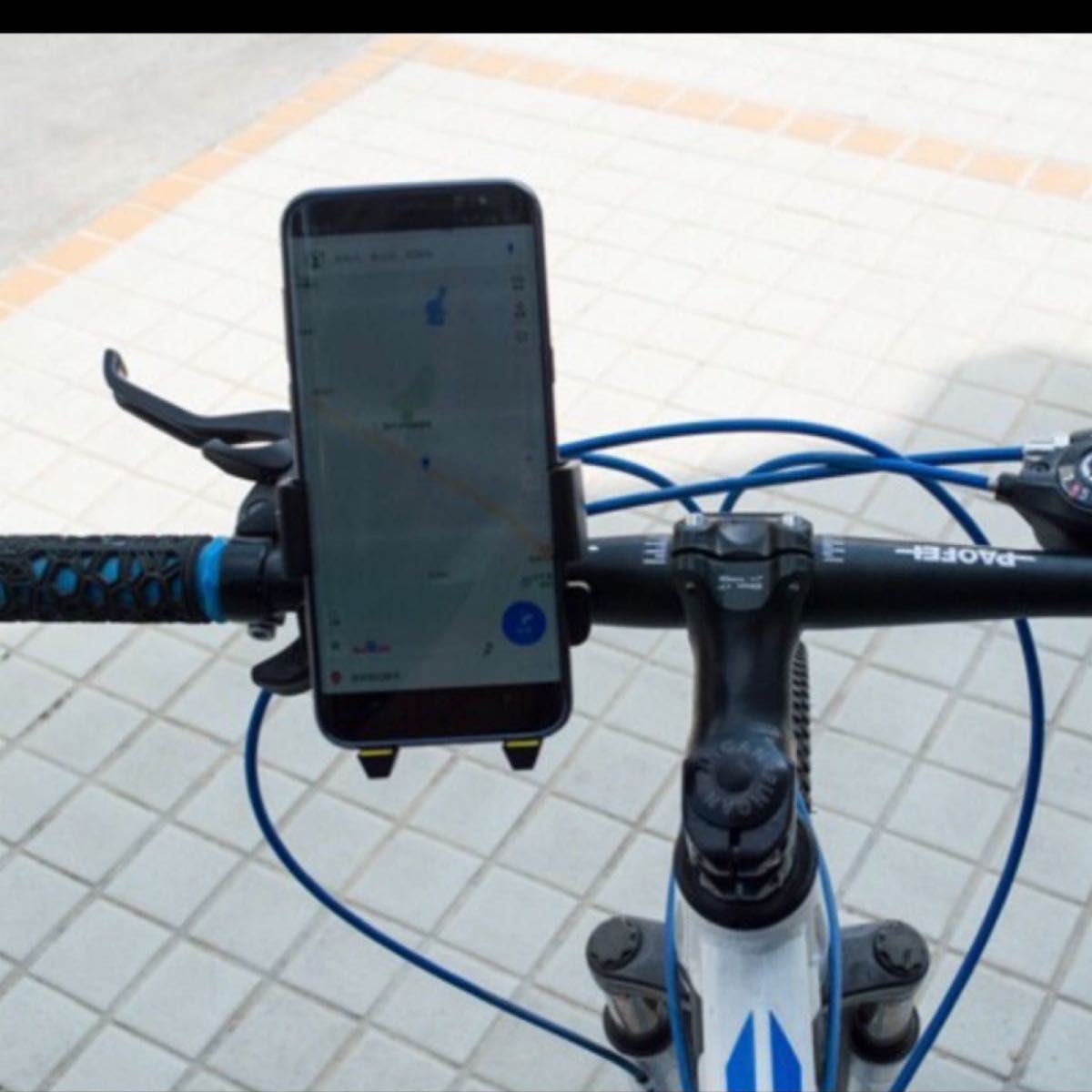 スマホホルダー 自転車 バイク　携帯ホルダー　簡単脱着　ワンタッチ 便利　スピード発送
