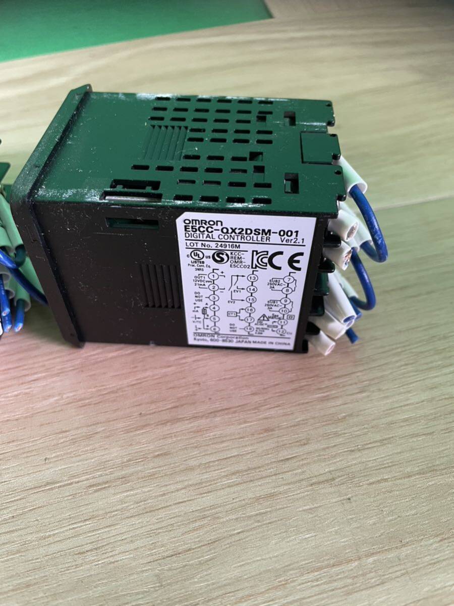 オムロン 温度調節器　E5CC-QX2DSM-001 動作品　稼働時間少　2個セット_画像3