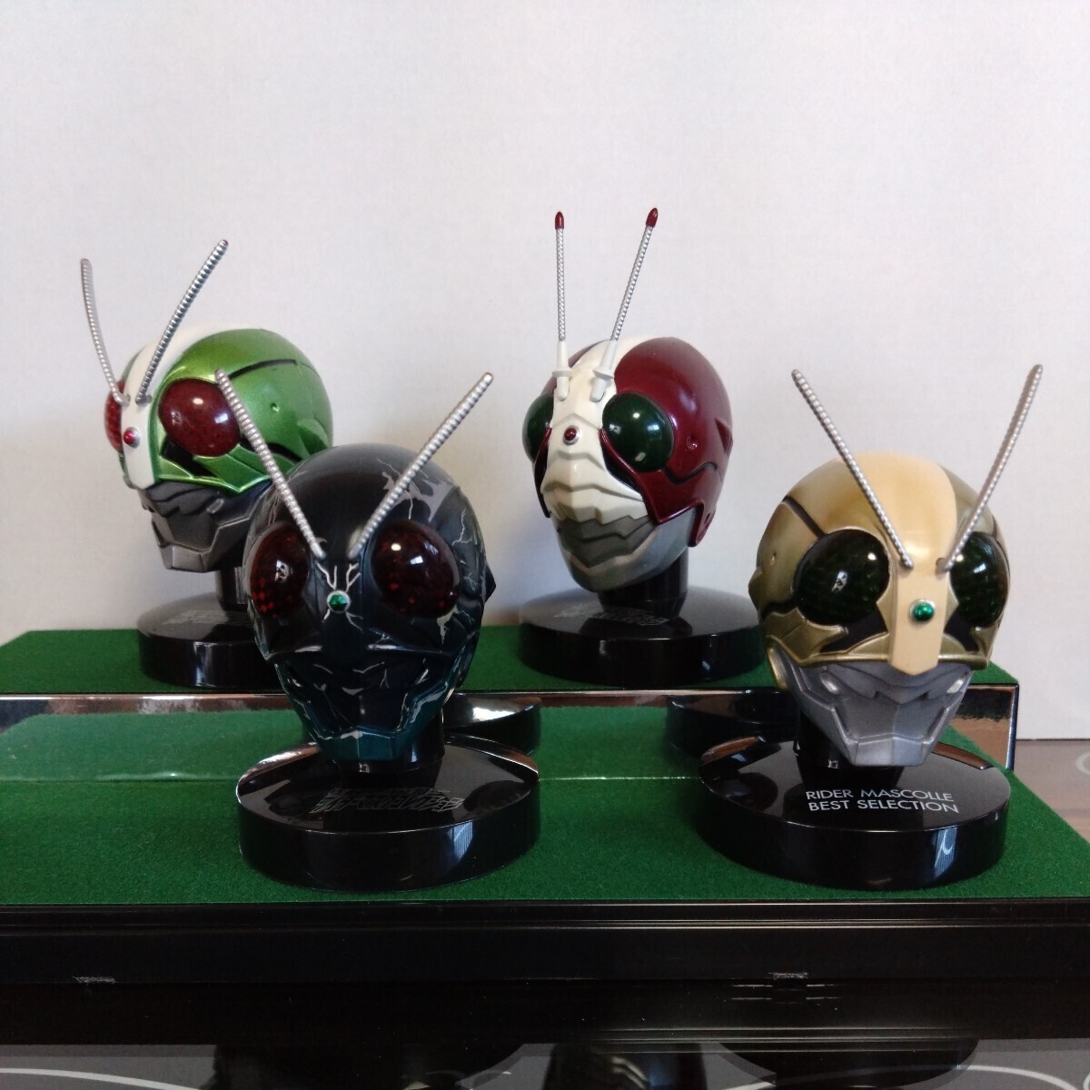  Kamen Rider маска коллекция The * First 1 номер 2 номер V3 шокер rider 4 вида комплект люминесценция подставка THE FIRST NEXT Ver