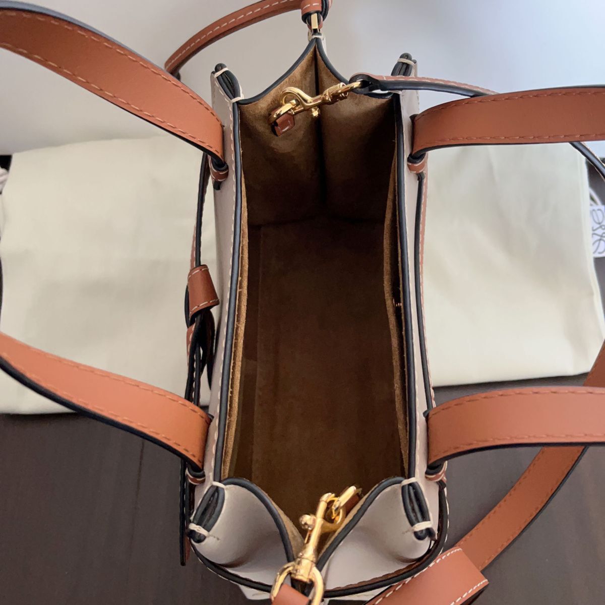 LOEWE ロエベ ゲートトップハンドル ミニ ショルダーバッグ 新品 LOEWE ロエベ ゲートトップハンドル ミニ ショルダーバッグ 新品