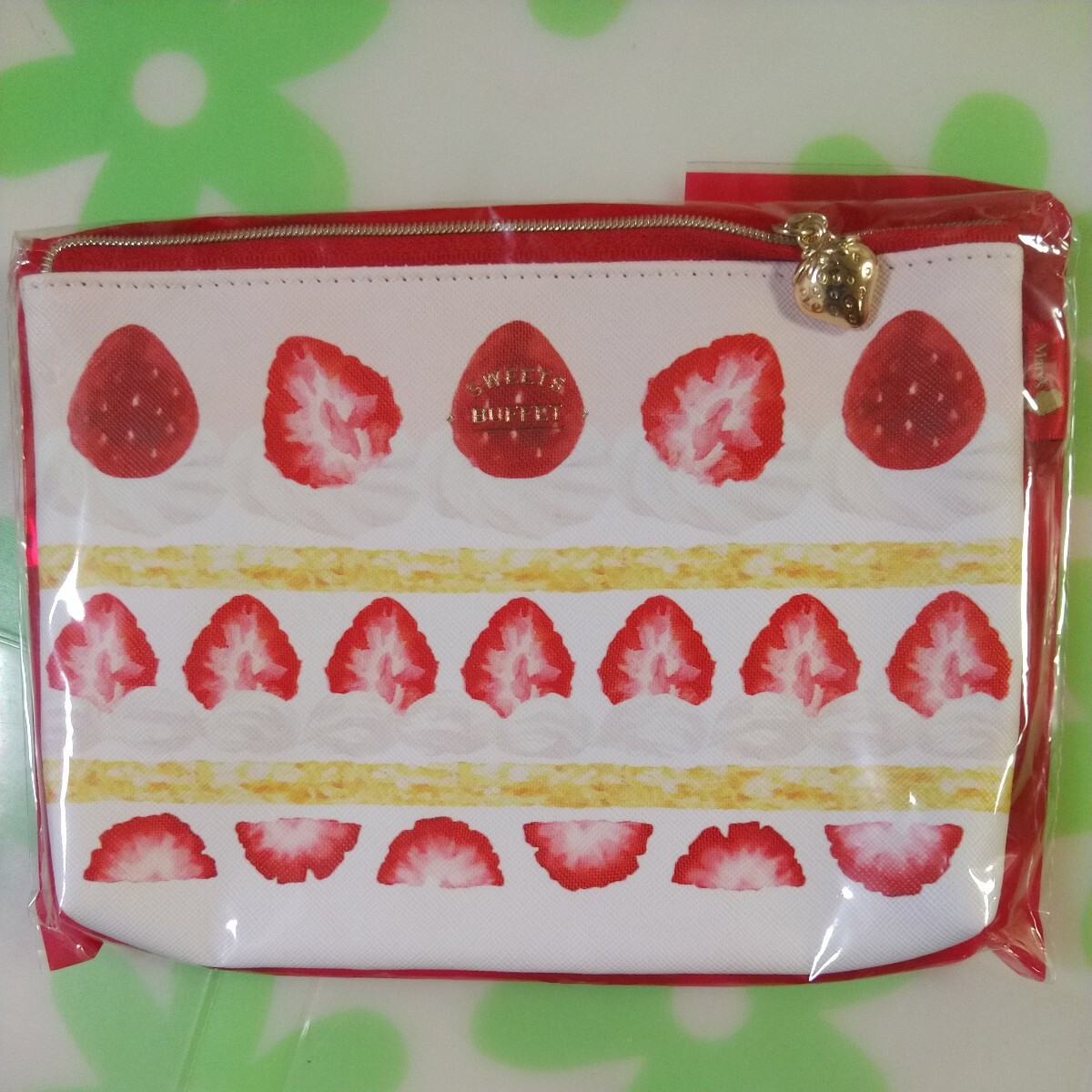  prompt decision me Lee chocolate Mary\'s Valentine 2023 sweets byufe strawberry pouch . strawberry pattern pouch only new goods unused free shipping 