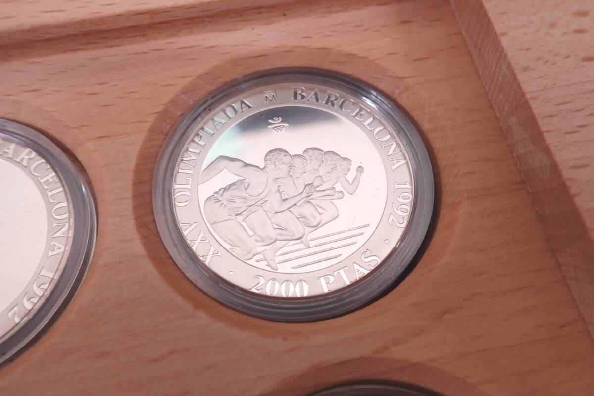 バルセロナオリンピック Barcelona Olympic 1992年 記念銀貨 銀貨 SV925 2000ペセタ 記念コイン プルーフ 4枚セット 木箱 P03045の画像4