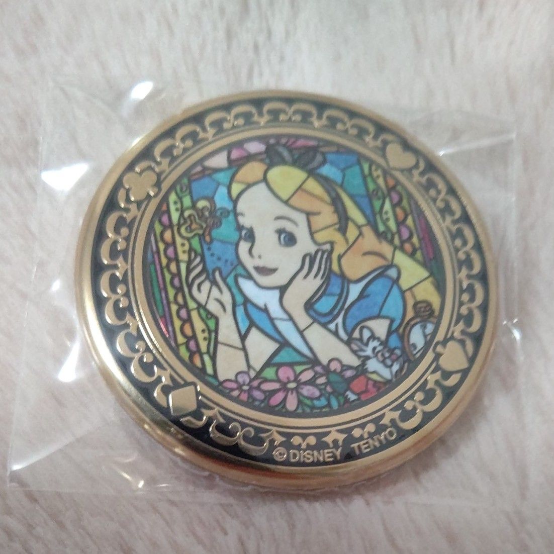 再値下げ【ディズニー】「Disney THE MARKET」金バッジ 缶バッジ 再値下げ【ディズニー】「Disney THE MARKET」金バッジ 缶バッジ