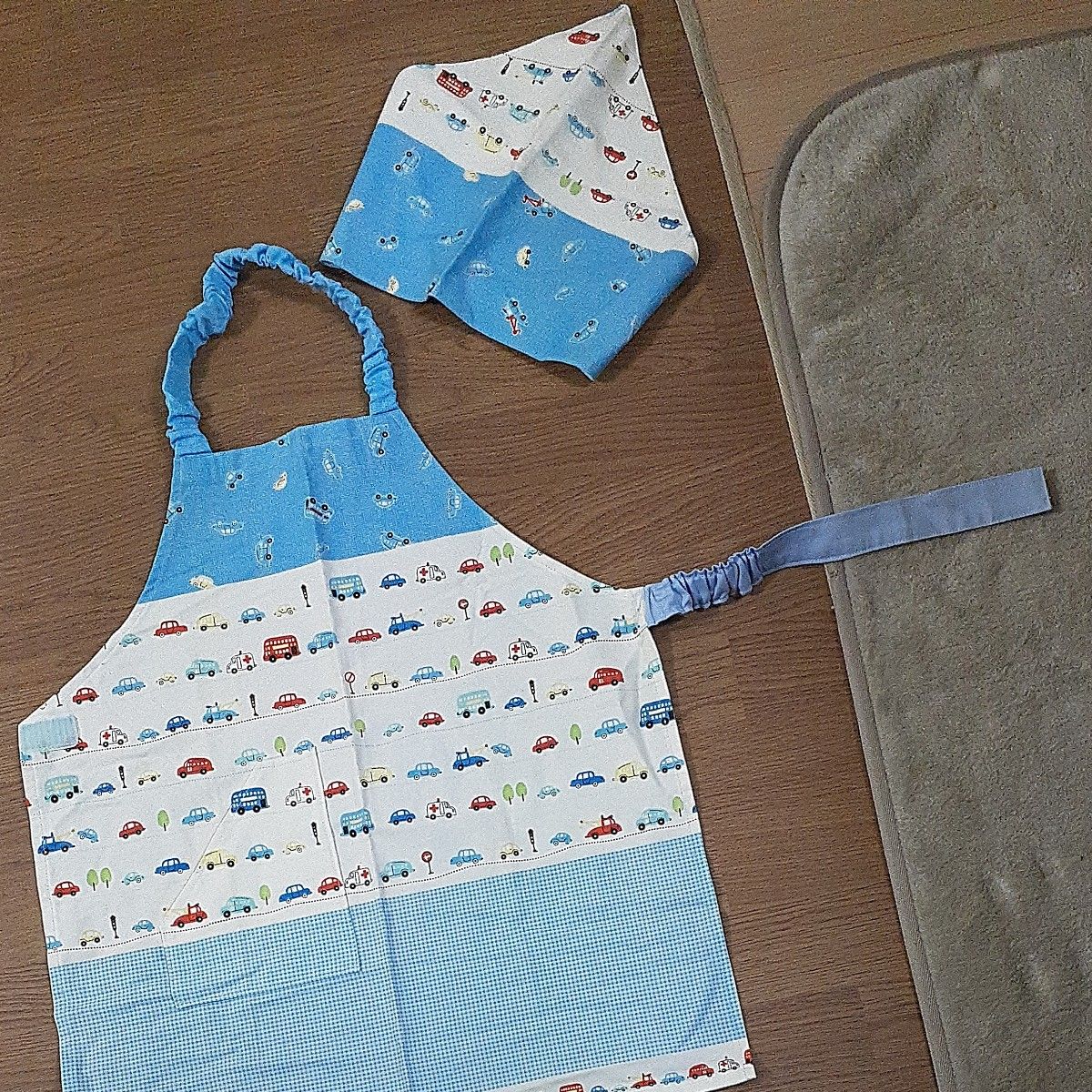 幼児  乗り物  エプロン  三角巾  2枚 セット