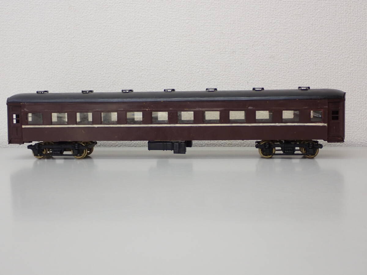 鉄道模型-30；客車 屋根と床；木製 側面；樹脂？ 茶×黒 約625.5ｇ 長さ；約43.5×幅；6×高さ；9ｃｍ 車輪幅；約3ｃｍ ★_画像2