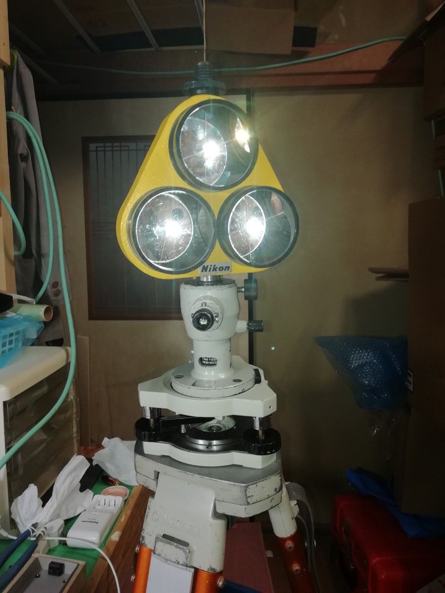 測量機器ニコン3素子プリズム求心整準台付き更に更に500円値下げ 測量機器ニコン3素子プリズム求心整準台付き更に更に500円値下げ