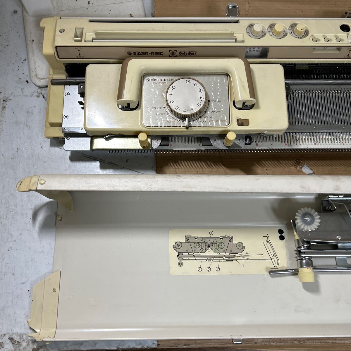 通電OK ★ ジャンク品 編み機 silver REED あむあむ ELECTRONIC KNITTING MACHINE シルバー 編み物 編機 30584y_画像2