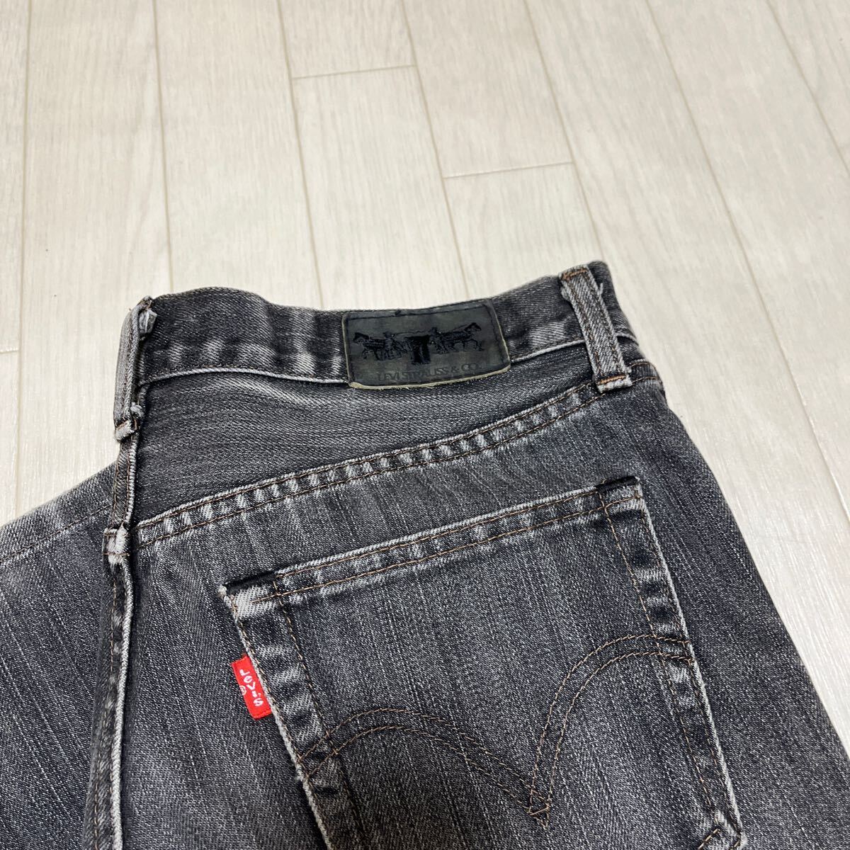 和252★ Levi's PREMIUM RED TAB リーバイス プレミアム レッドタブ デニムパンツ ジーンズ 日本製 30 メンズ ブラック_画像3