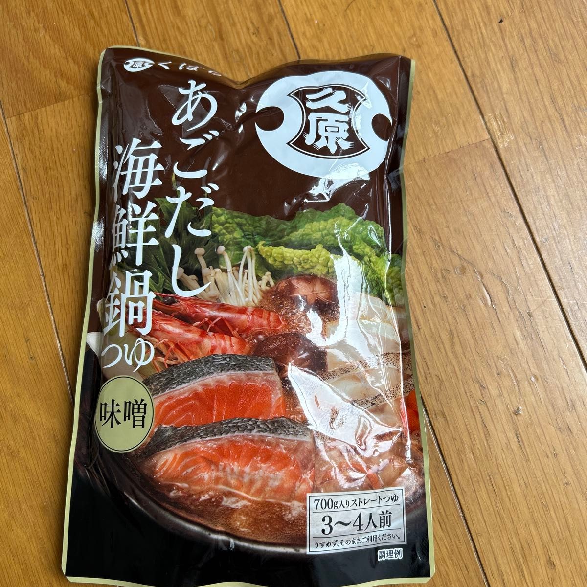 久原あごだし 海鮮鍋 つゆ 味噌 塩味です。