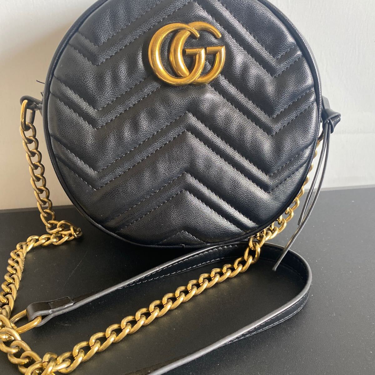 h115 GUCCI グッチ GGマーモント ラウンドミニショルダーバッグ 黒 ブラック レザー _画像7