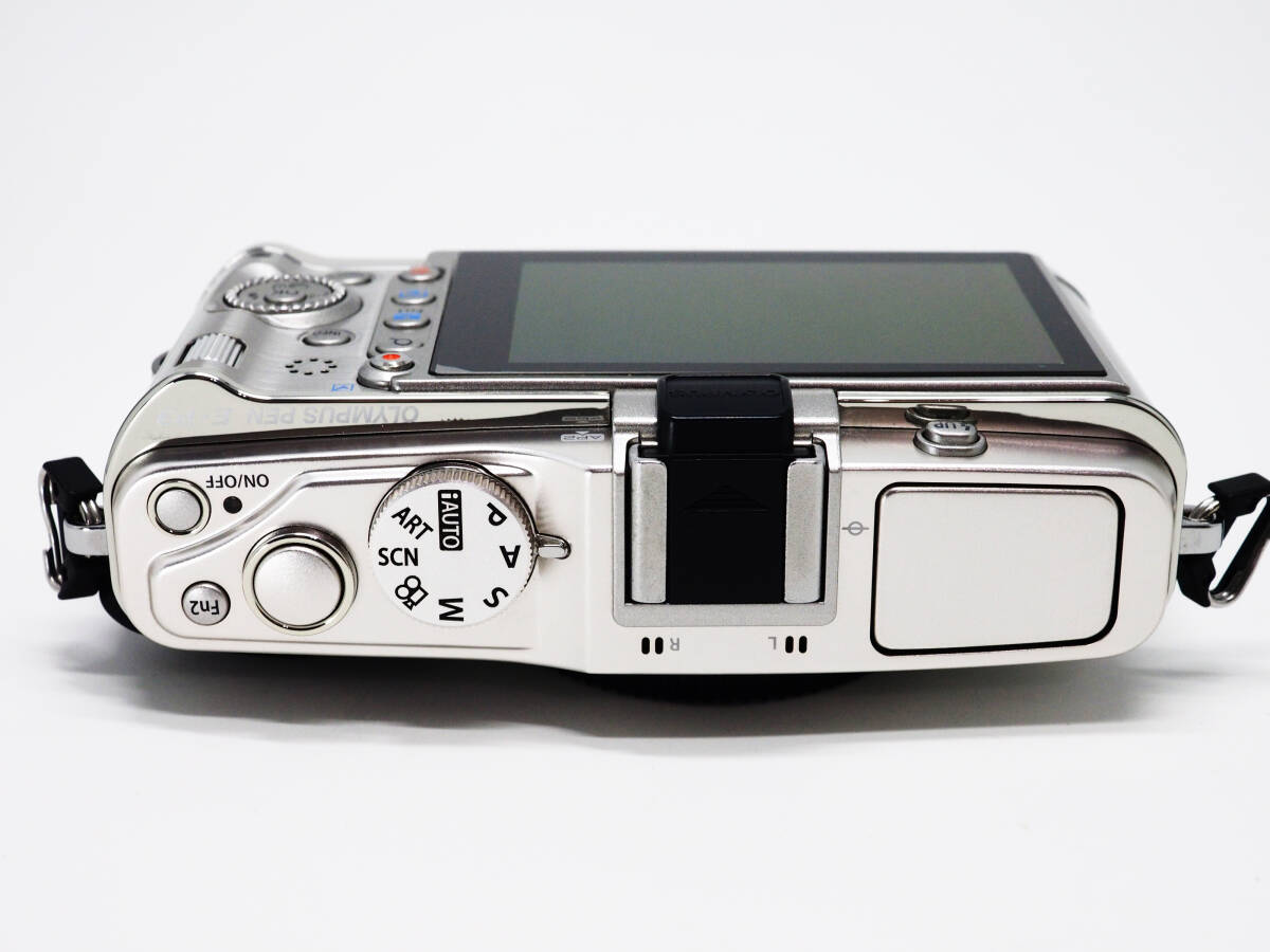 新品級 奇跡のショット数(シャッター数)155回 極美品 OLYMPUS 新品級 奇跡のショット数(シャッター数)155回 極美品 OLYMPUS