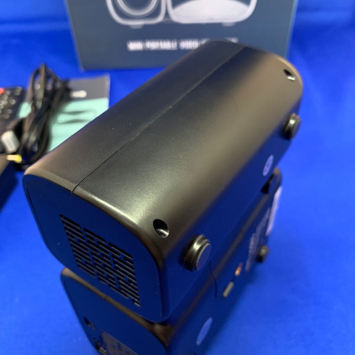 か1 Jimveo プロジェクター 超小型1080P フルHD Bluetooth5 0 か1 Jimveo プロジェクター 超小型1080P フルHD Bluetooth5 0