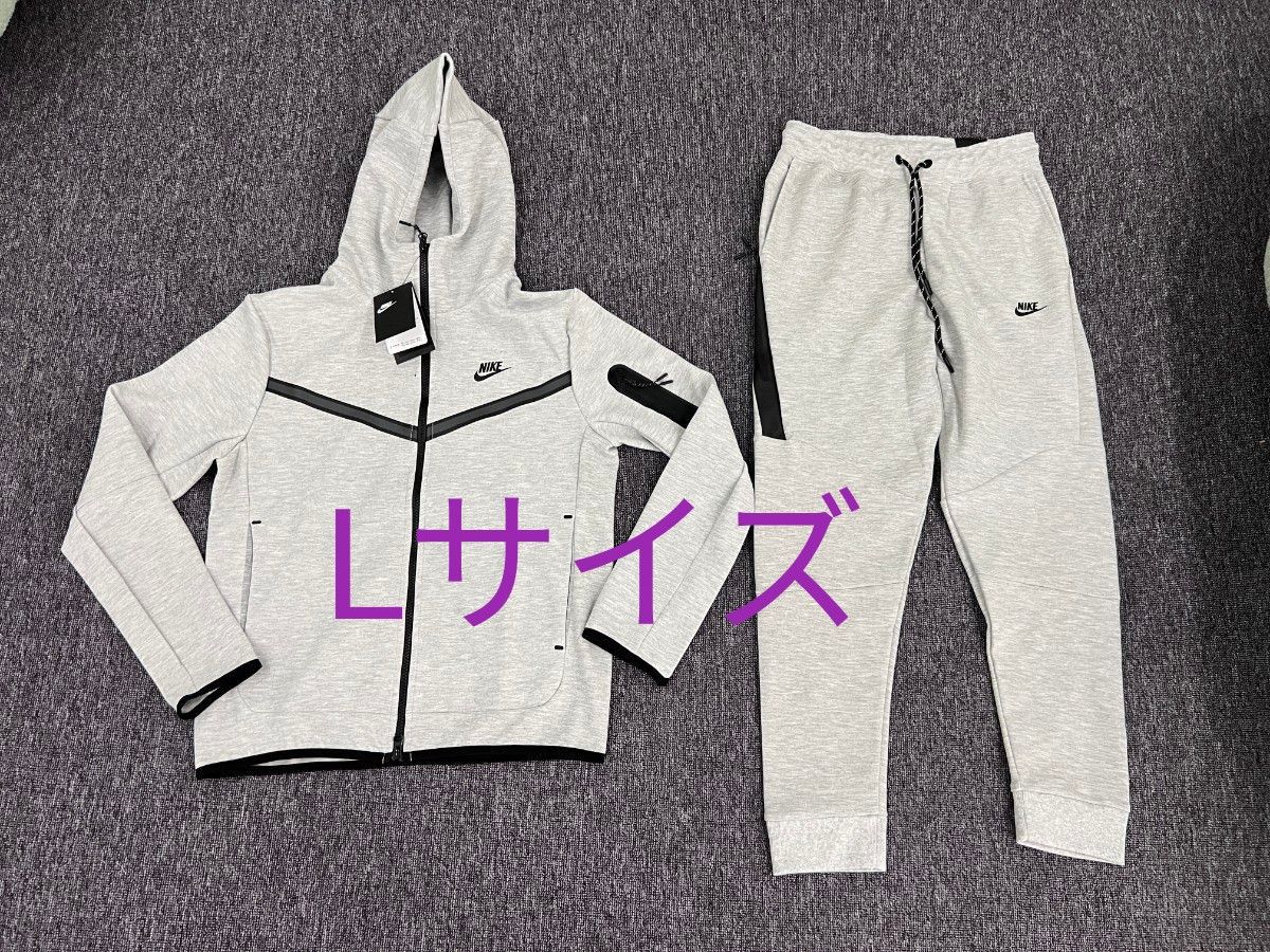 セットアップ NIKE テックフリース Lサイズ 新品 LサイズNIKE テックフリース セットアップ ライトグレー