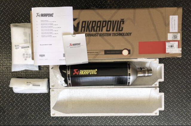 【新品】【AKRAPOVIC】アクラポビッチ　スリップ オンライン カーボン EC/ECE GSX-R1000 17-23 S-S10S012-HRC マフラー_画像2