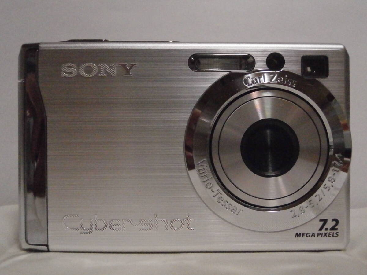 美品 国外仕様 デジカメ SONY Cyber-shot DSC-W80 シルバー (7.2メガ) 0859_画像2