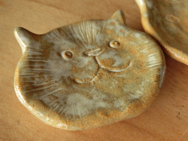 ◆作家物 猫 ねこ CAT レスト 箸置き 豆皿 新品 2点 やや難あり◆_画像3