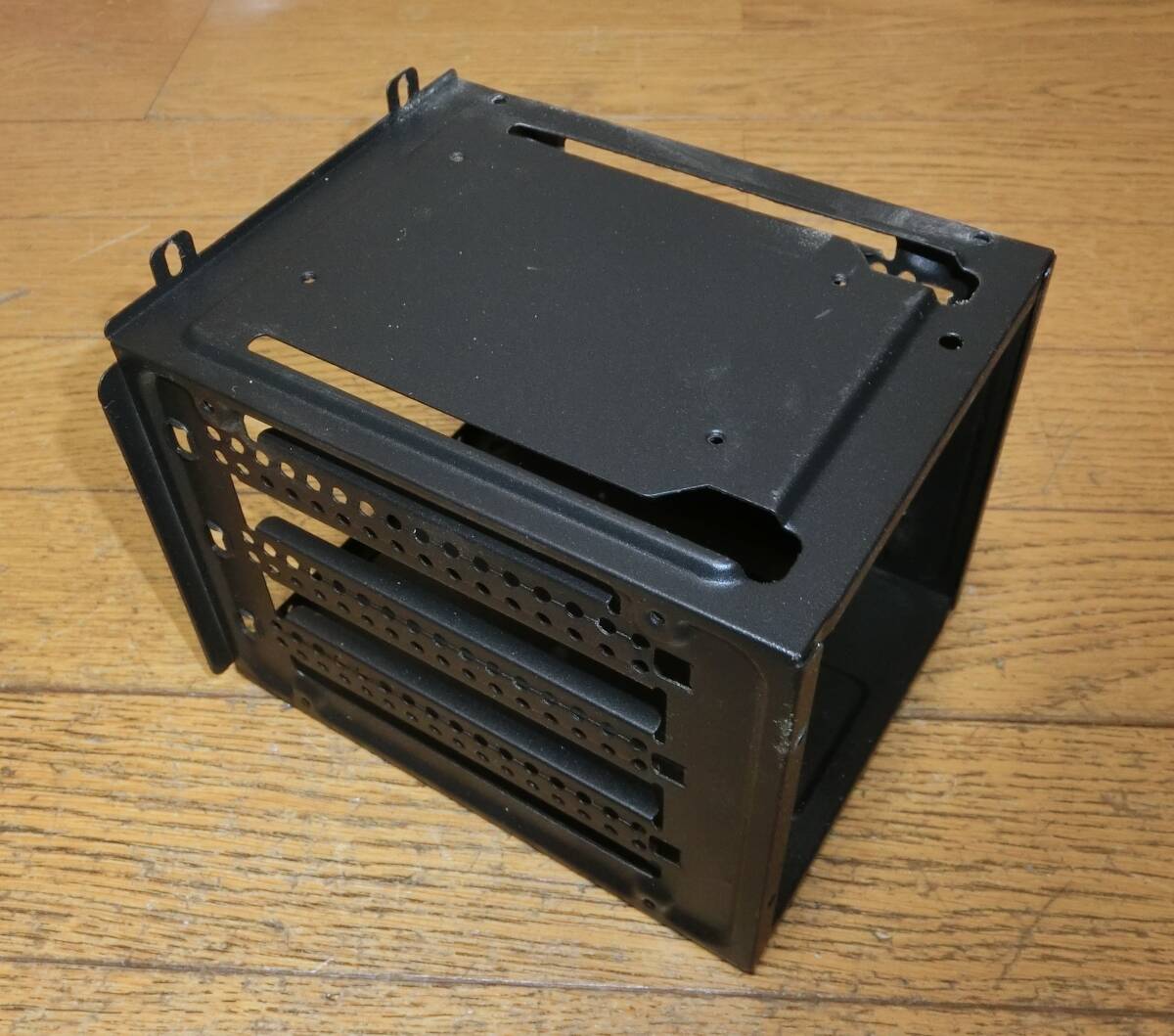 2個有 CORSAIR OBSIDIAN 550D ミドルタワー 3.5インチベイ ケージ_画像2