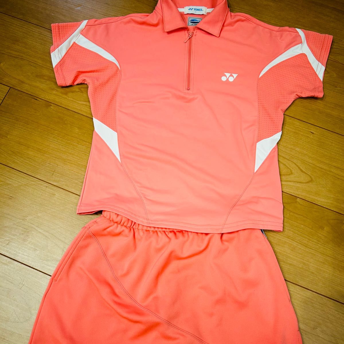 ヨネックス　ベリークール　セットアップ　ユニフォーム　テニス　バドミントン　ゲームシャツ　サーモンピンク