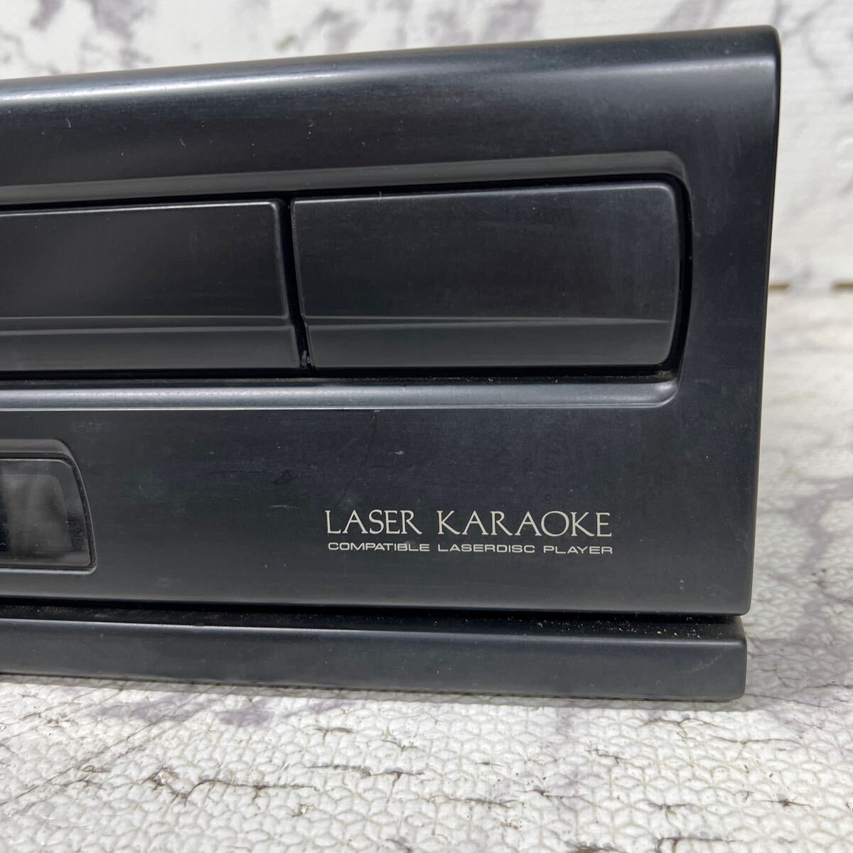 MYM-661 激安 Pioneer LASER KARAOKE COMPATIBLE LASERDISC PLAYER CLD-LK700 レーザーディスクプレイヤー 通電OK 中古現状品の画像2