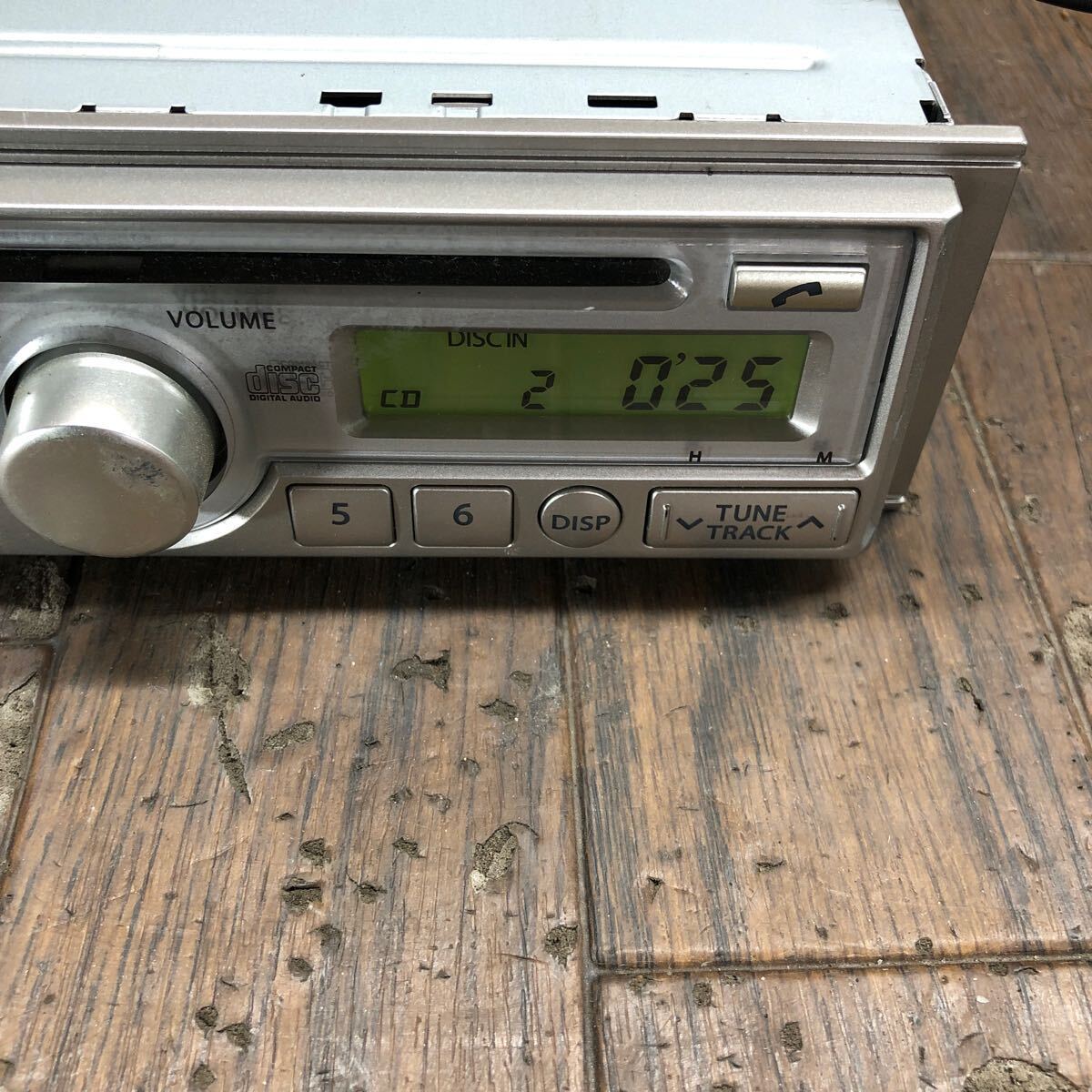 AV3-197 激安 カーステレオ CDプレーヤー SUZUKI SANYO 39101-72J0X-CYY CDF-R3013A CD FM/AM 本体のみ 簡易動作確認済み 中古現状品の画像2