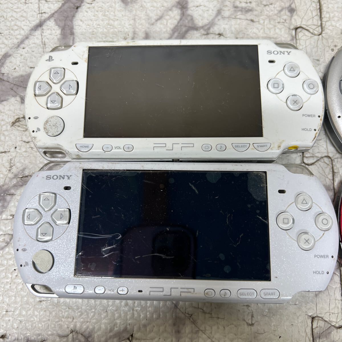 MYG-1327 激安 ゲー厶機 PSP 本体 SONY PSP-2000 PSP-3000 動作未確認 4点 まとめ売り ジャンク 同梱不可_画像2