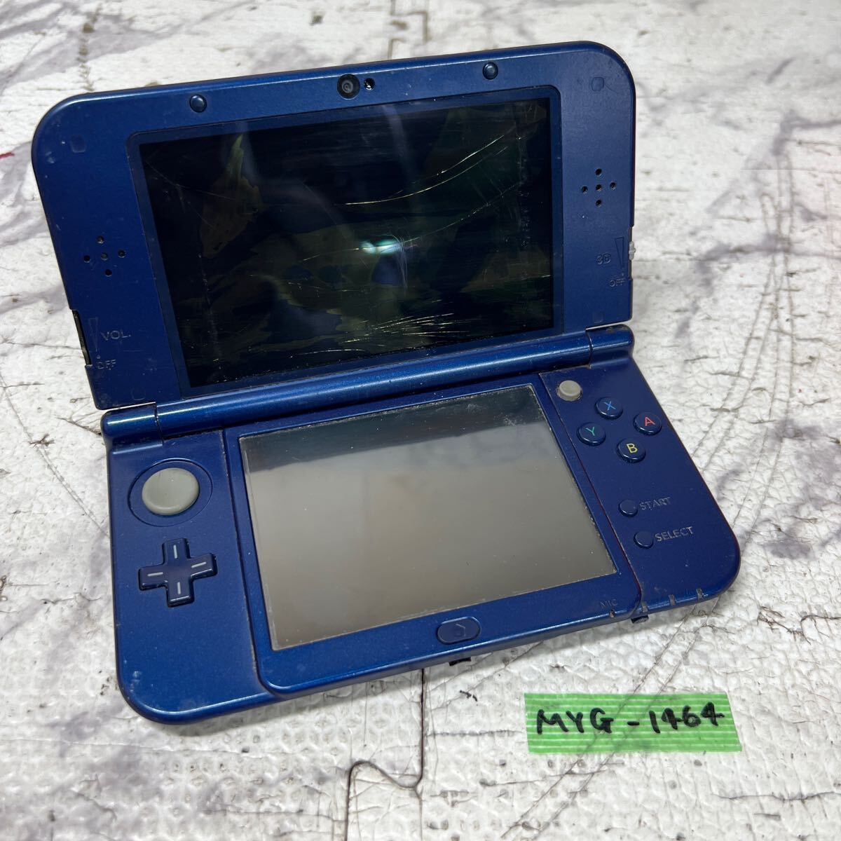MYG-1464 激安 ゲー厶機 本体 New Nintendo 3DS LL 動作未確認 ジャンク 同梱不可_画像1