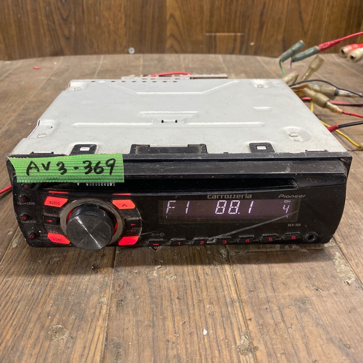 AV3-369 激安 カーステレオ CDプレーヤー Carrozzeria Pioneer DEH-360 CD FM/AM AUX 本体のみ 簡易動作確認済み 中古現状品_全体汚れあり