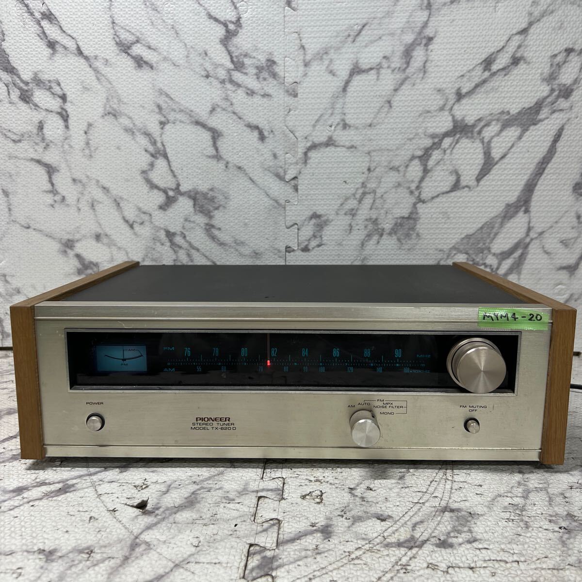 MYM4-20 激安 PIONEER STEREO TUNER TX-620 D ステレオチューナー 通電OK 中古現状品 ※3回再出品で処分_画像1