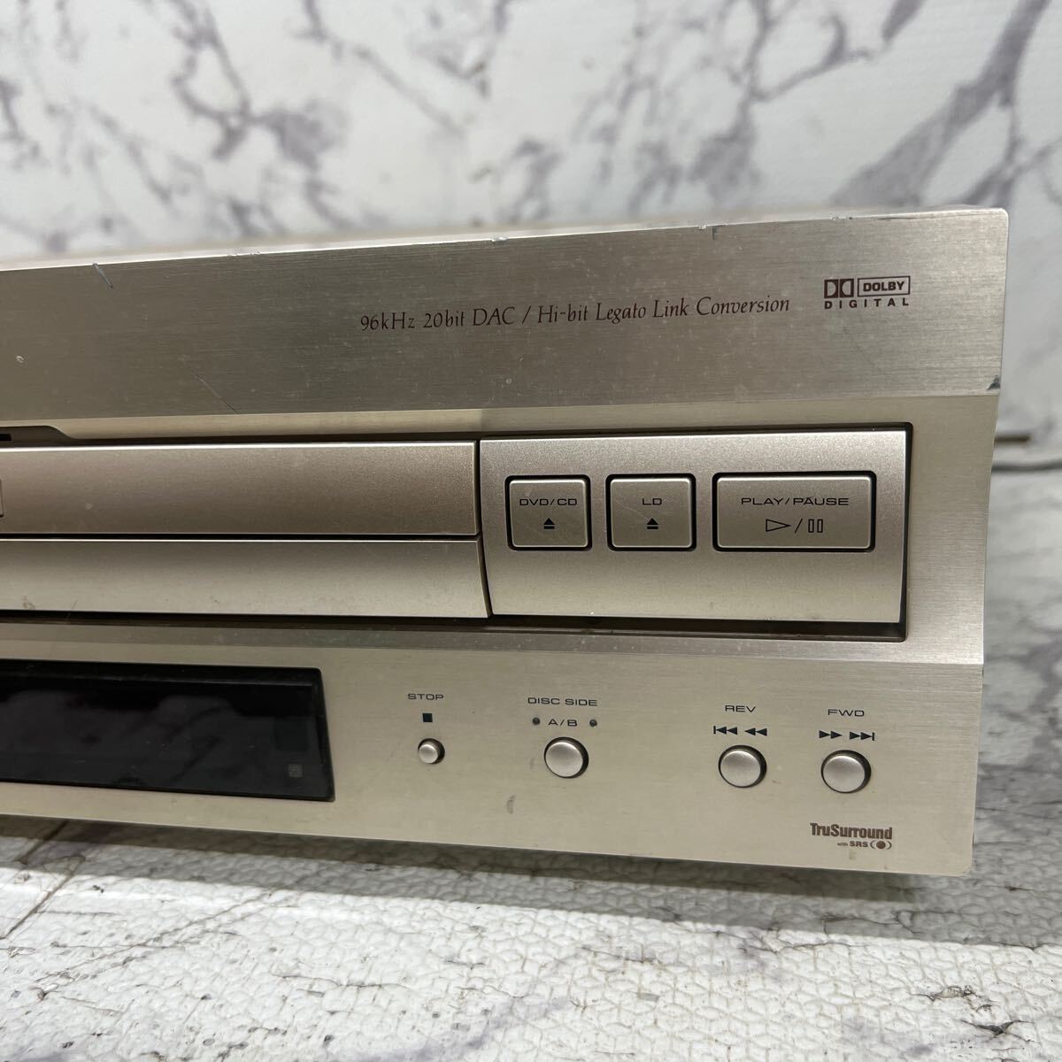 MYM4-66 激安 PIONEER DVD LD PLAYER DVL-909 レーザーディスクプレーヤー 通電OK 中古現状品 ※3回再出品で処分の画像4