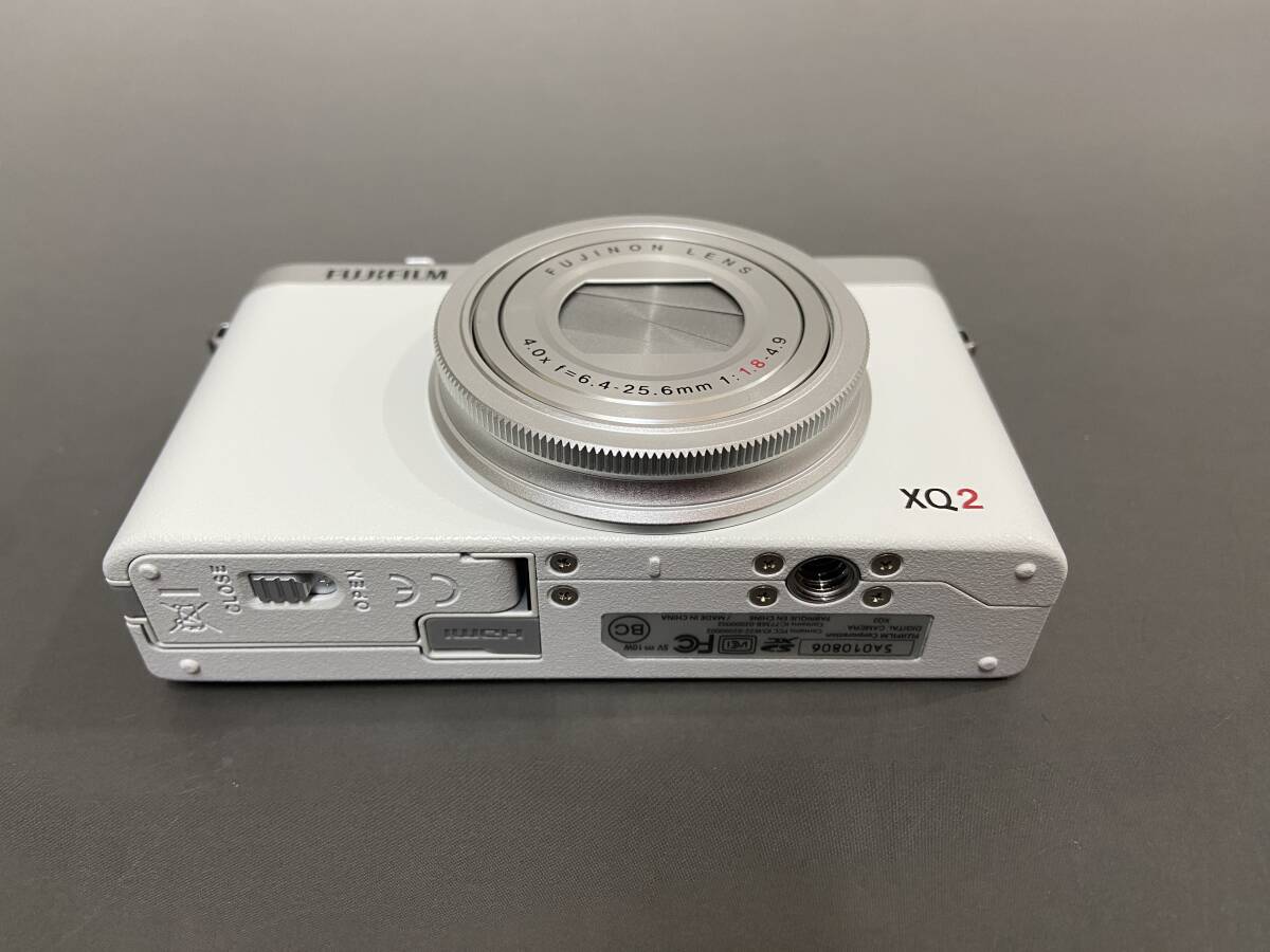 21352円 美品!FUJIFILM XQ2 FX-XQ2W 1200万画素/4倍/ホワイト 21352円 美品!FUJIFILM XQ2 FX-XQ2W 1200万画素/4倍/ホワイト