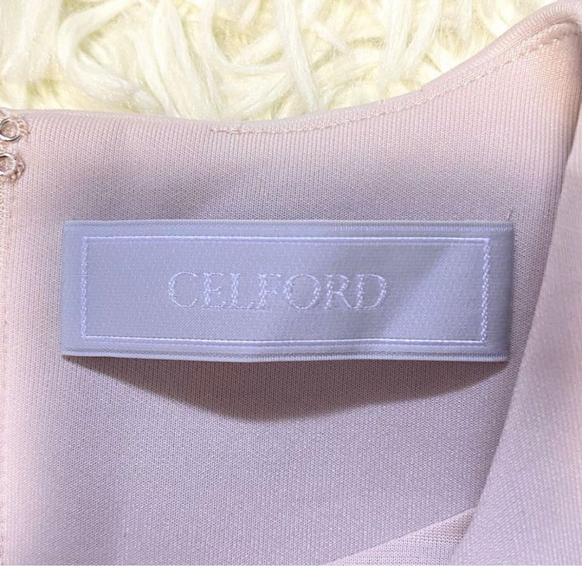 超人気【CELFORD】（最終値下げ！） CELFORD (セルフォード) フィット&フレアポンチワンピース