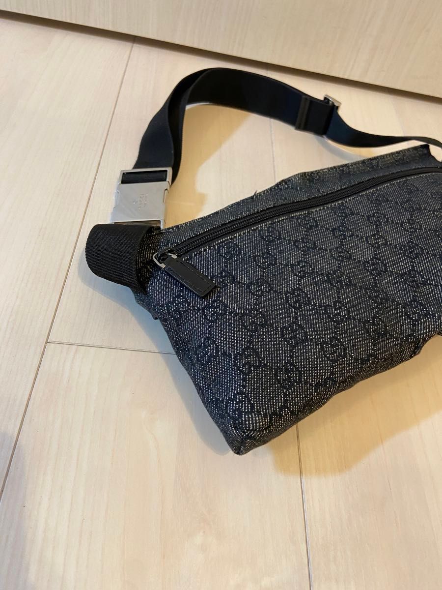 GUCCI グッチ GGキャンバス ウエストポーチ ブラック レザー シルバー